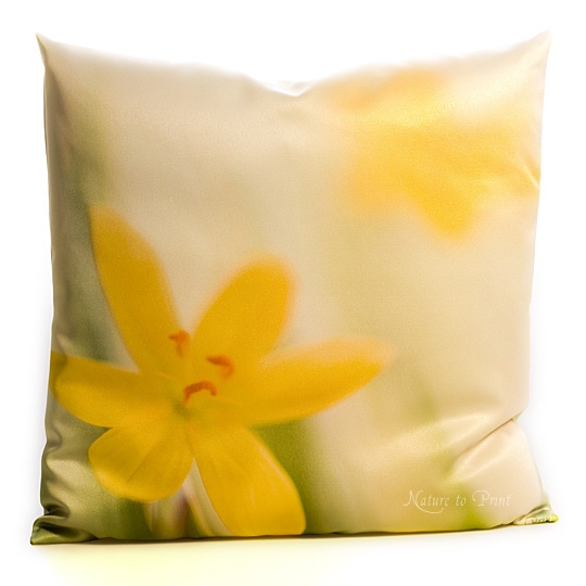 Kissen mit Blumenmotiv